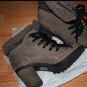 Like NWOT Steve Madden Leather Bootie